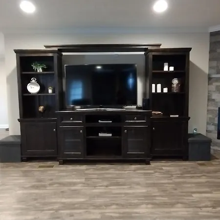 Backwoods Family Getaway! 3 Bedroom House!